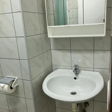 Einsteinova Petrzalka Station Homestay