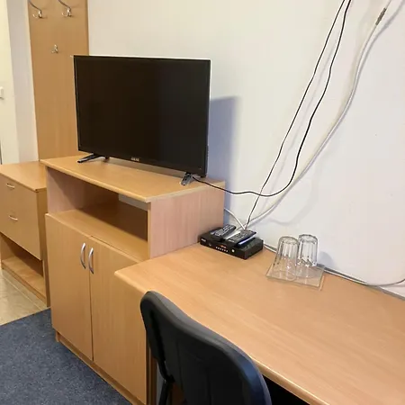 Einsteinova Petrzalka Station Homestay Bratislava