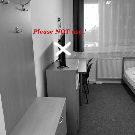 Einsteinova Petrzalka Station Homestay *