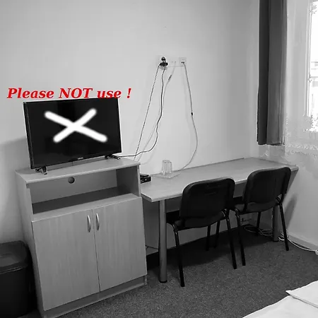 Homestay Einsteinova Petrzalka Station *