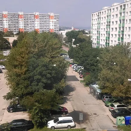 Einsteinova Petrzalka Station Homestay *