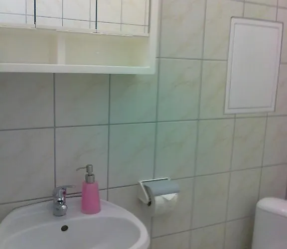 Einsteinova Petrzalka Station ホームステイ ブラチスラヴァ