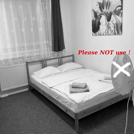 Einsteinova Petrzalka Station Ubytování v soukromí Bratislava